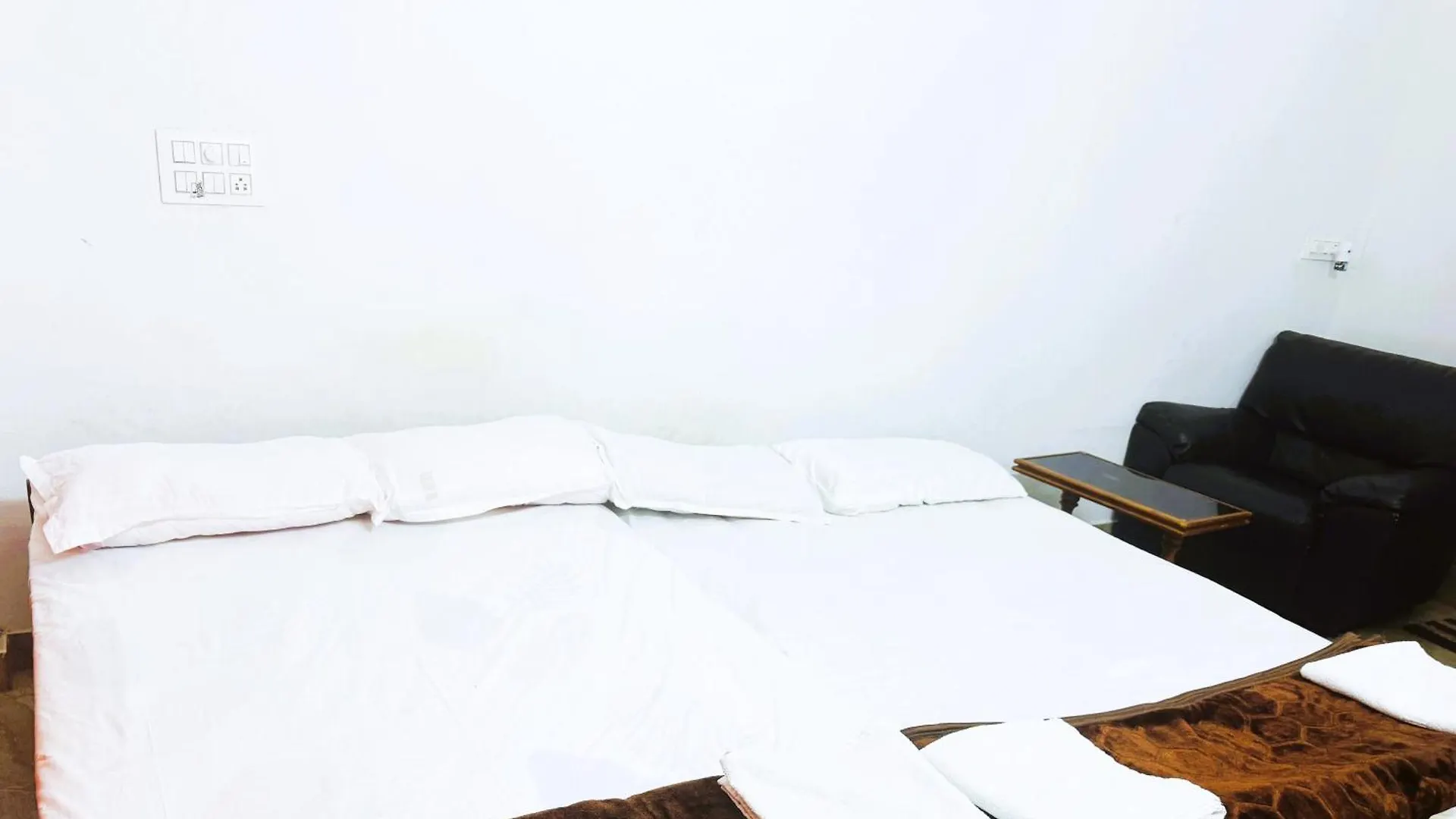 Vcs Apartments Parassinikadavu Parassinikkadavu Indie